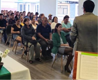 Tutor con estudiantes